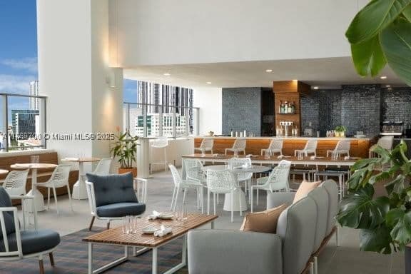 Condo — 227 2nd St #1707, Miami, FL 33132