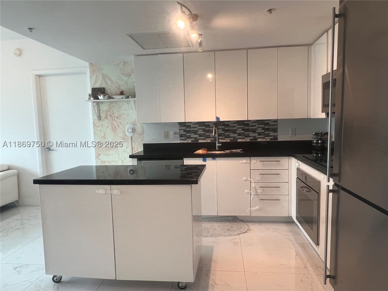 3+1 Condo — 92 3rd St #3803, Miami, FL 33130