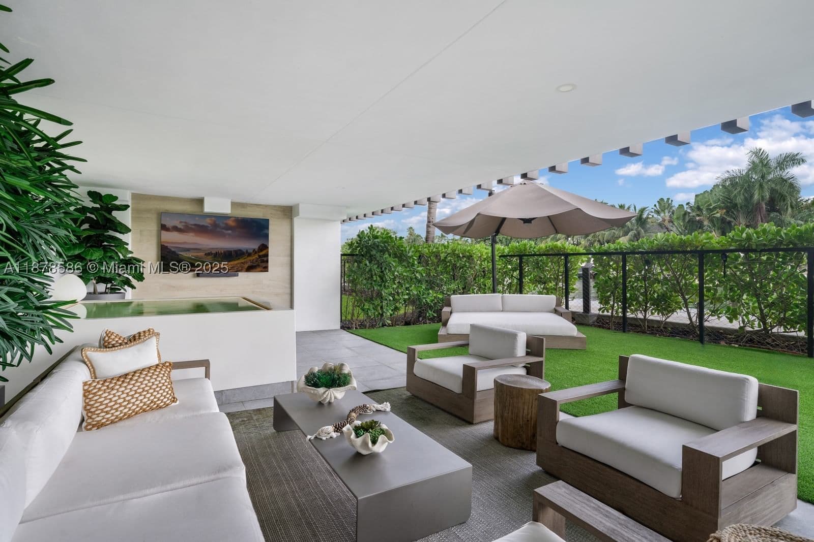 2+1 Condo — 4701 Meridian Ave #222, Miami Beach, FL 33140