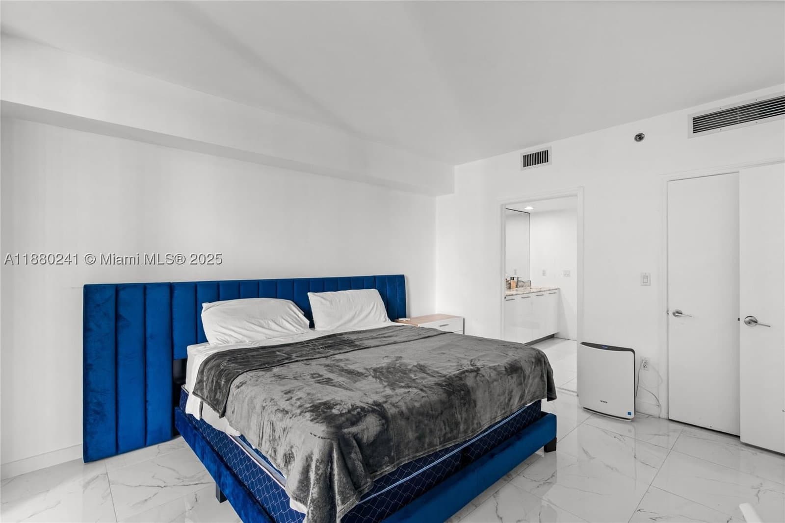 2+1 Condo — 55 6th St #1203, Miami, FL 33131