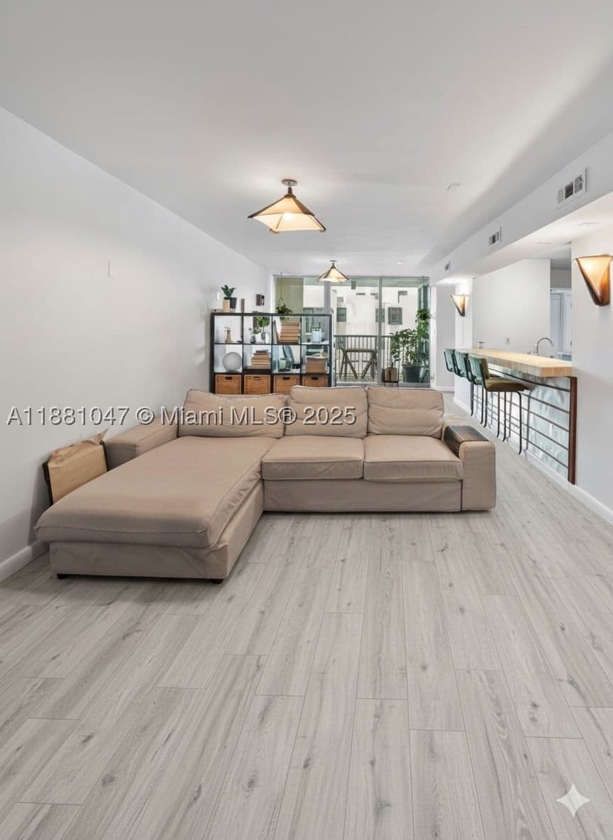 2+1 Condo — 2655 Collins Ave #510, Miami Beach, FL 33140