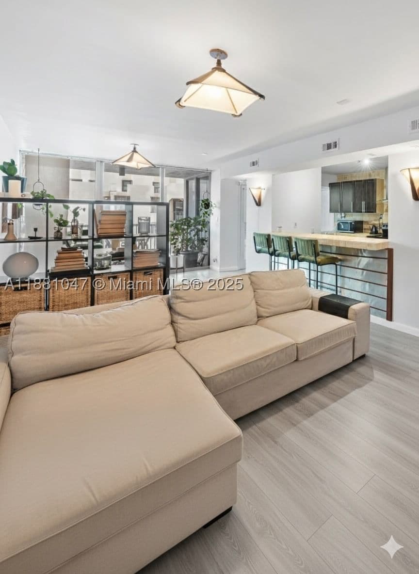 2+1 Condo — 2655 Collins Ave #510, Miami Beach, FL 33140
