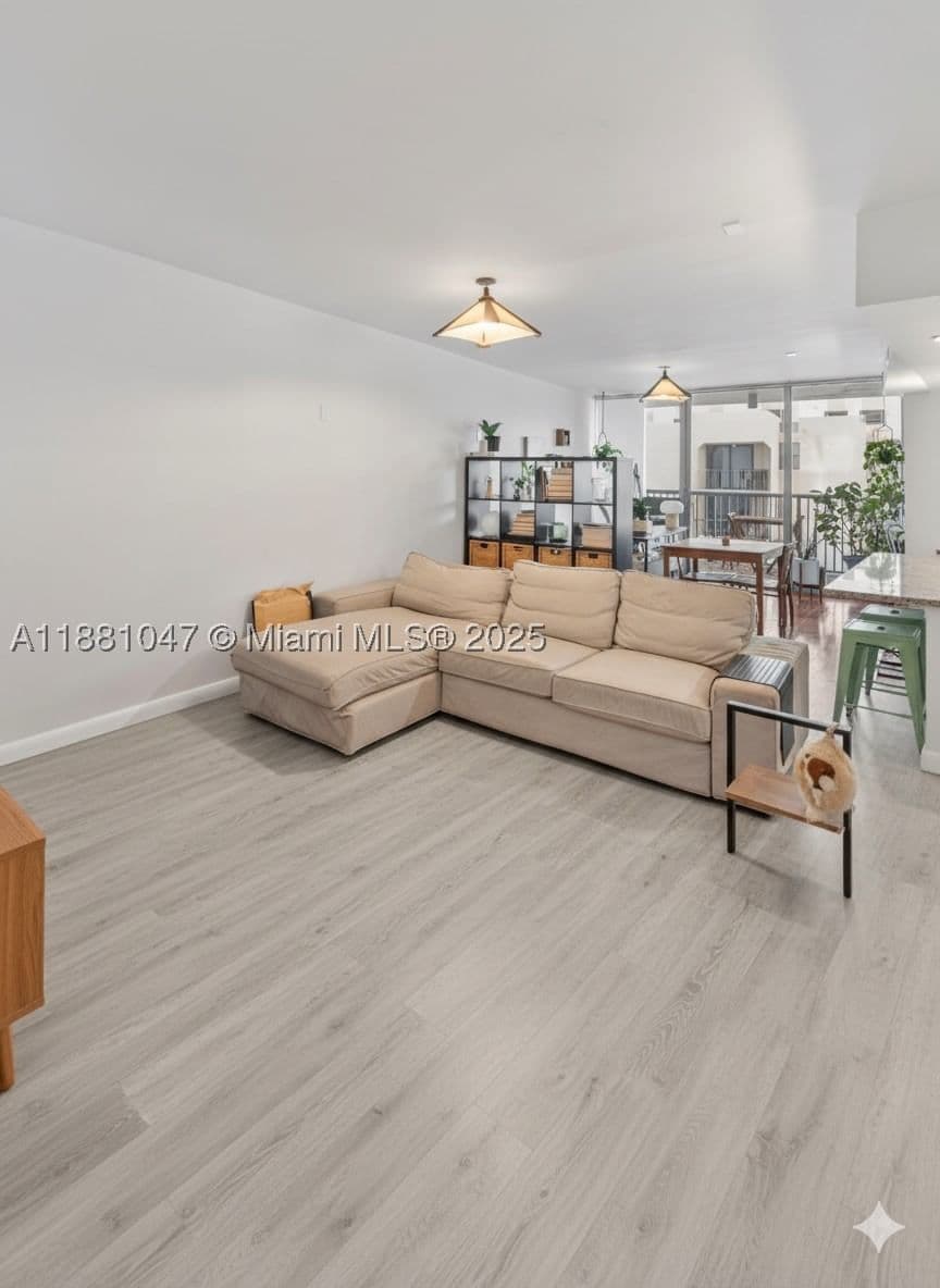2+1 Condo — 2655 Collins Ave #510, Miami Beach, FL 33140