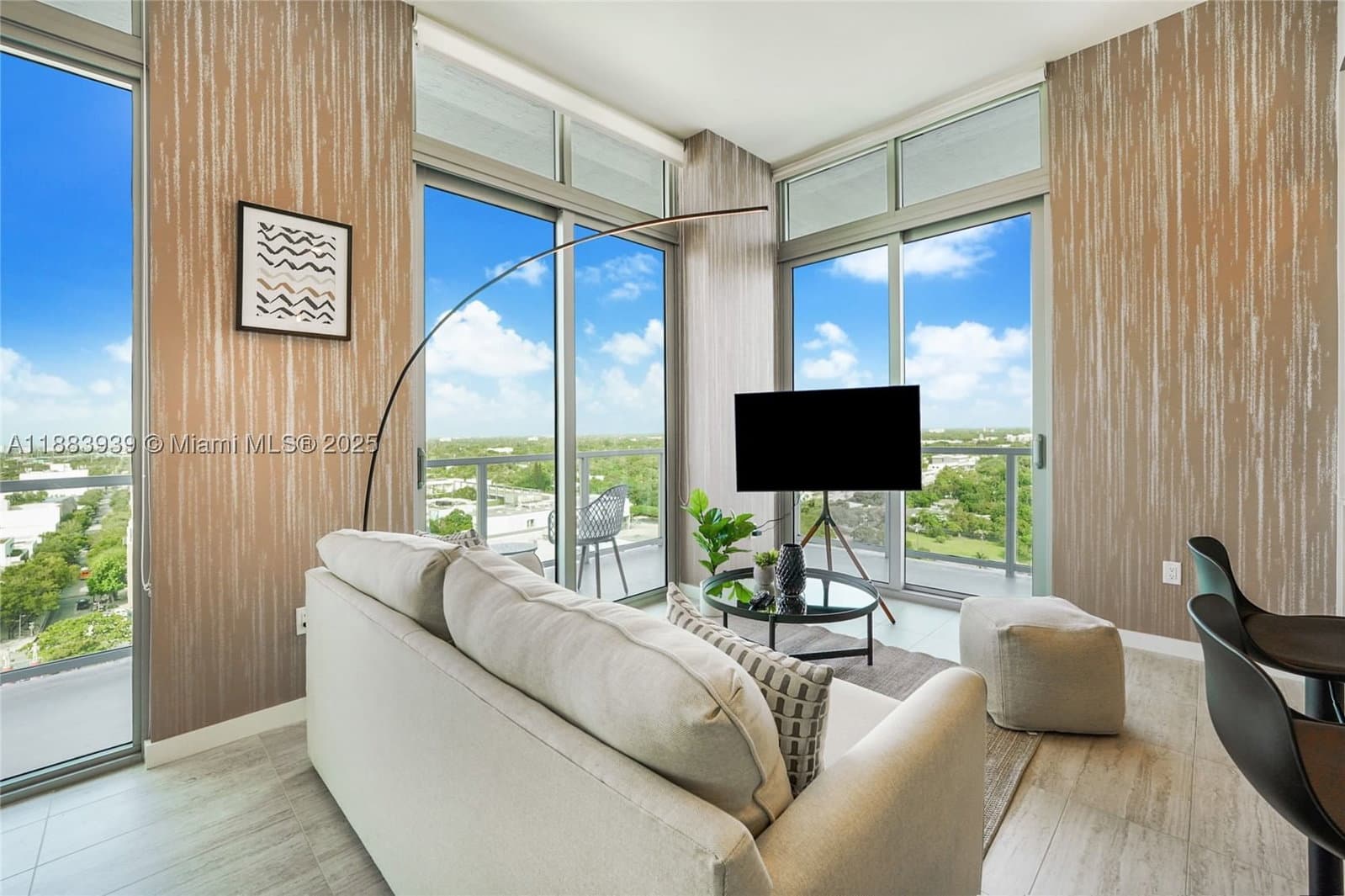 2+1 Condo — Miami, FL 33137