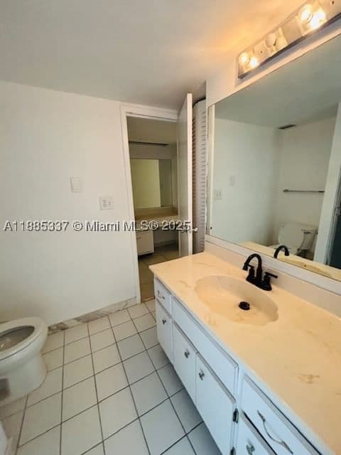1+1 Condo — 5701 Collins Ave #709, Miami Beach, FL 33140