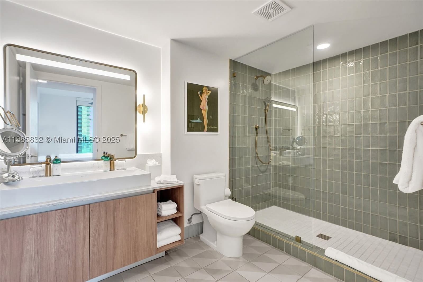2+1 Condo — 159 6th St #3302, Miami, FL 33132