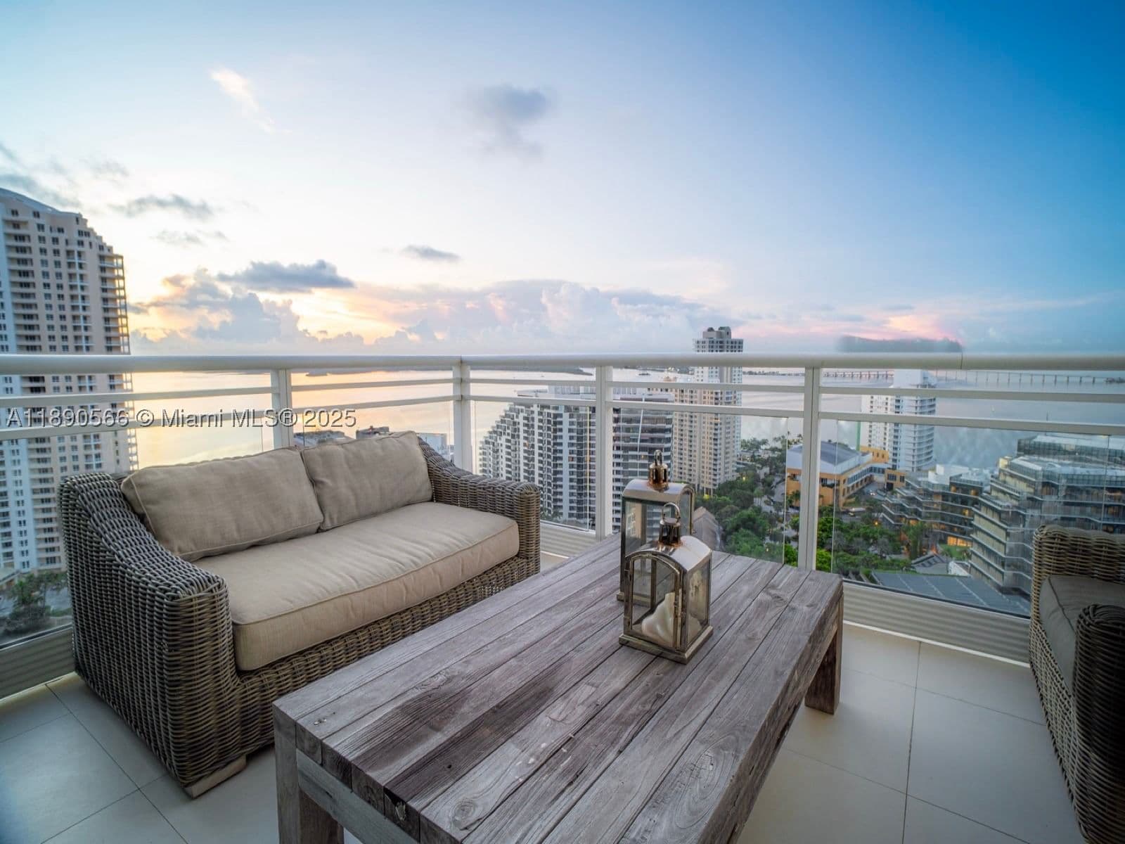 3+1 Condo — 900 Brickell Key Blvd #2204, Miami, FL 33131