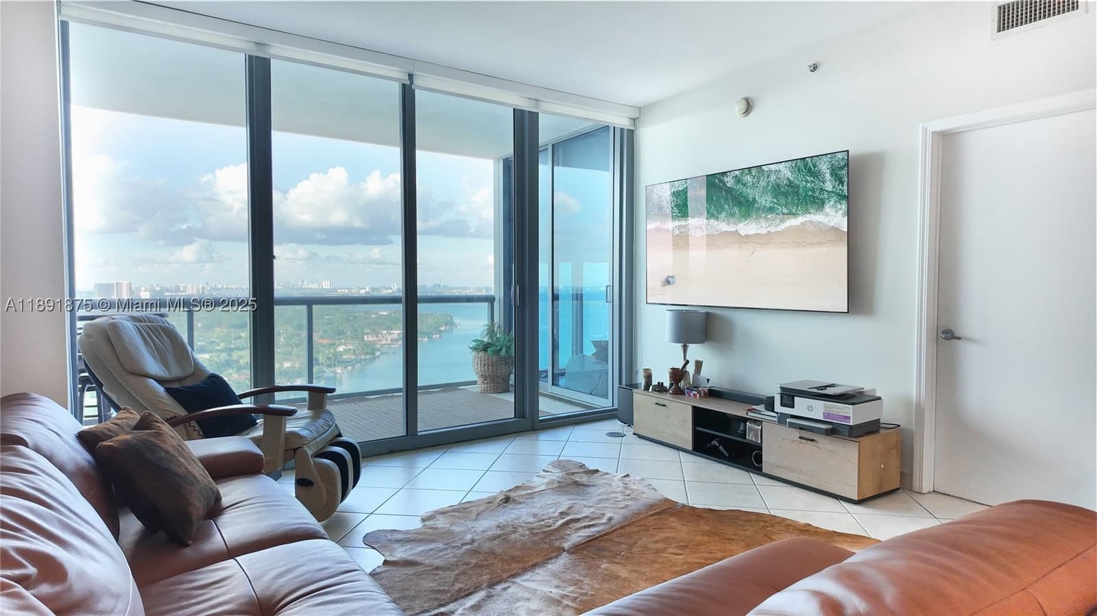 2-bedroom Condo — 601 36th St #2206, Miami, FL 33137