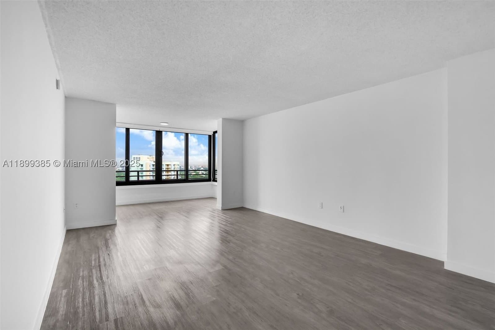 1+1 Condo — 2333 Brickell Ave #PH208, Miami, FL 33129