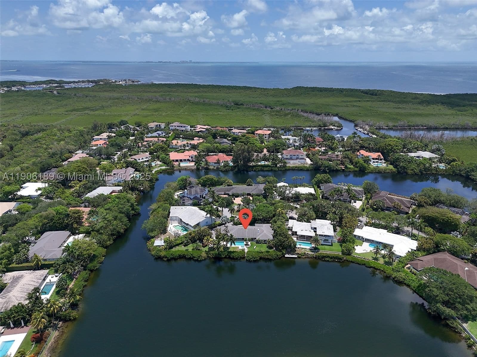 5+1 Müstakil ev — 415 Rovino Ave, Coral Gables, FL 33156