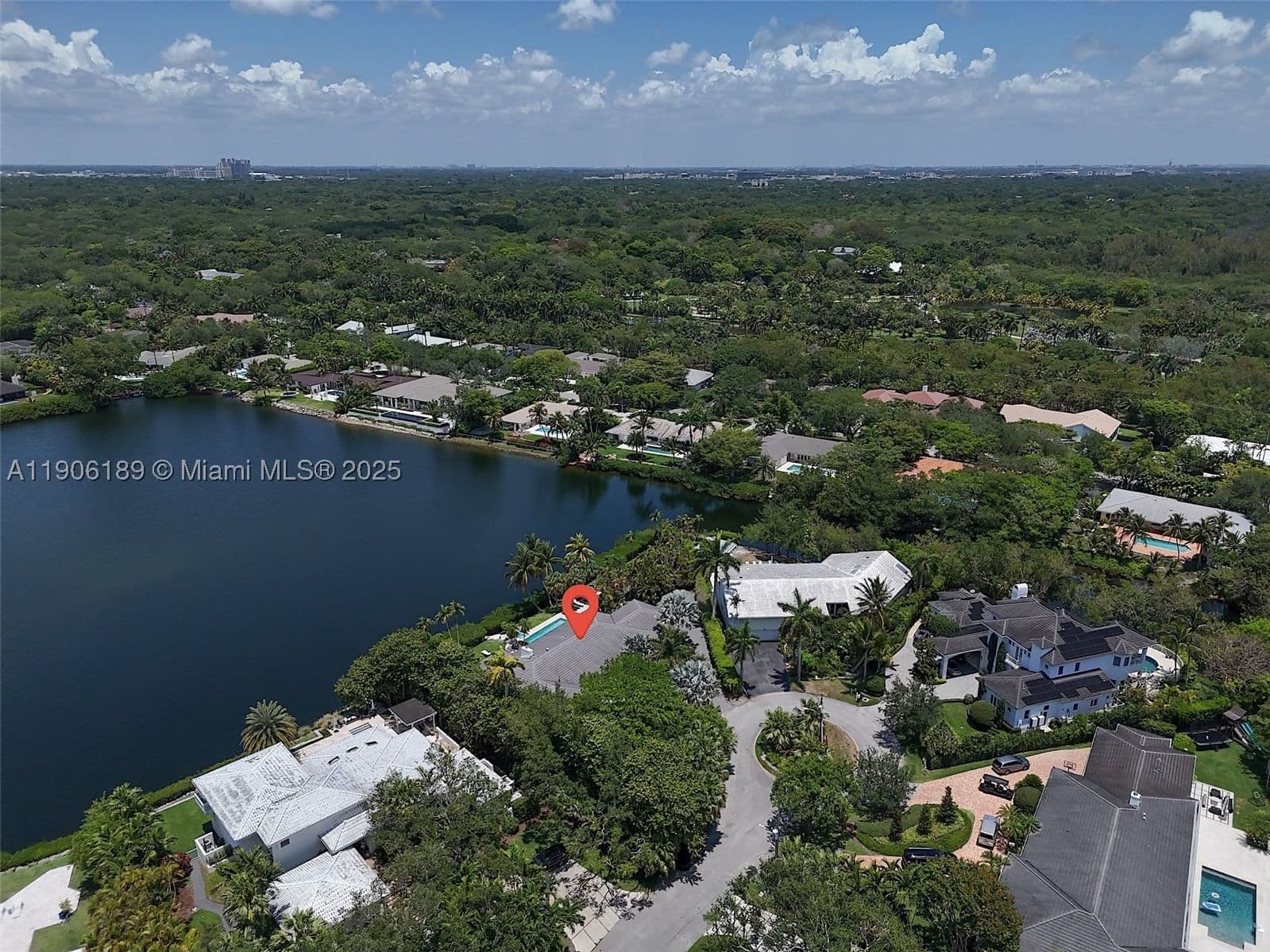 5+1 Müstakil ev — 415 Rovino Ave, Coral Gables, FL 33156
