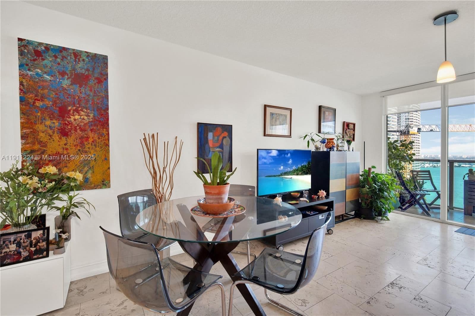 2+1 Condo — 31 5th St #2910, Miami, FL 33131