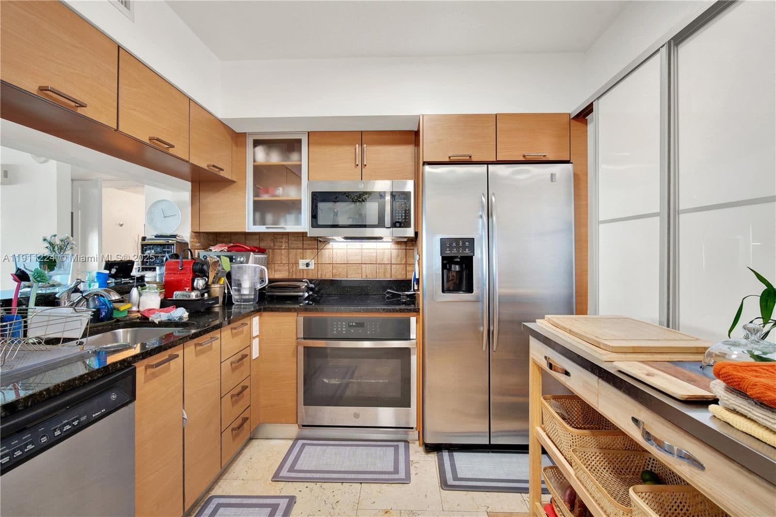 2+1 Condo — 31 5th St #2910, Miami, FL 33131