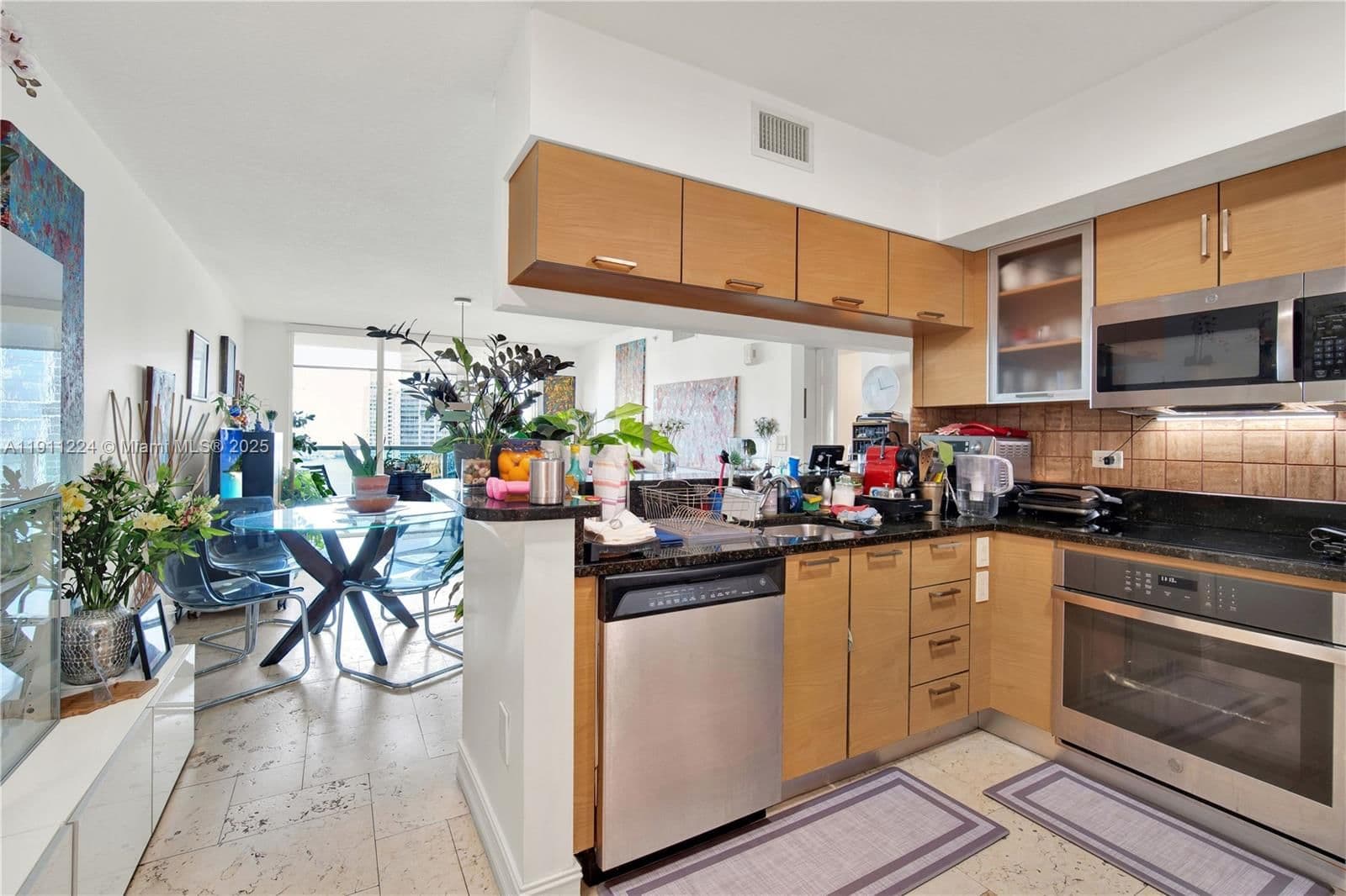 2+1 Condo — 31 5th St #2910, Miami, FL 33131