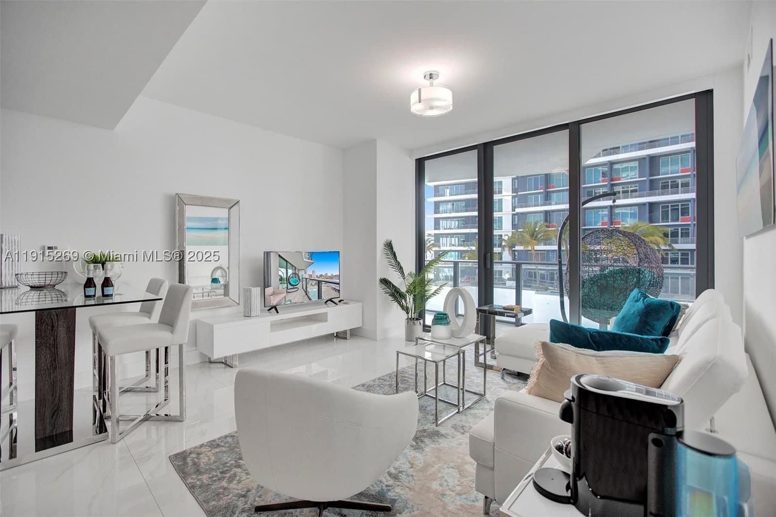 1-bedroom Condo — 1300 Miami Ave #1407, Miami, FL 33130