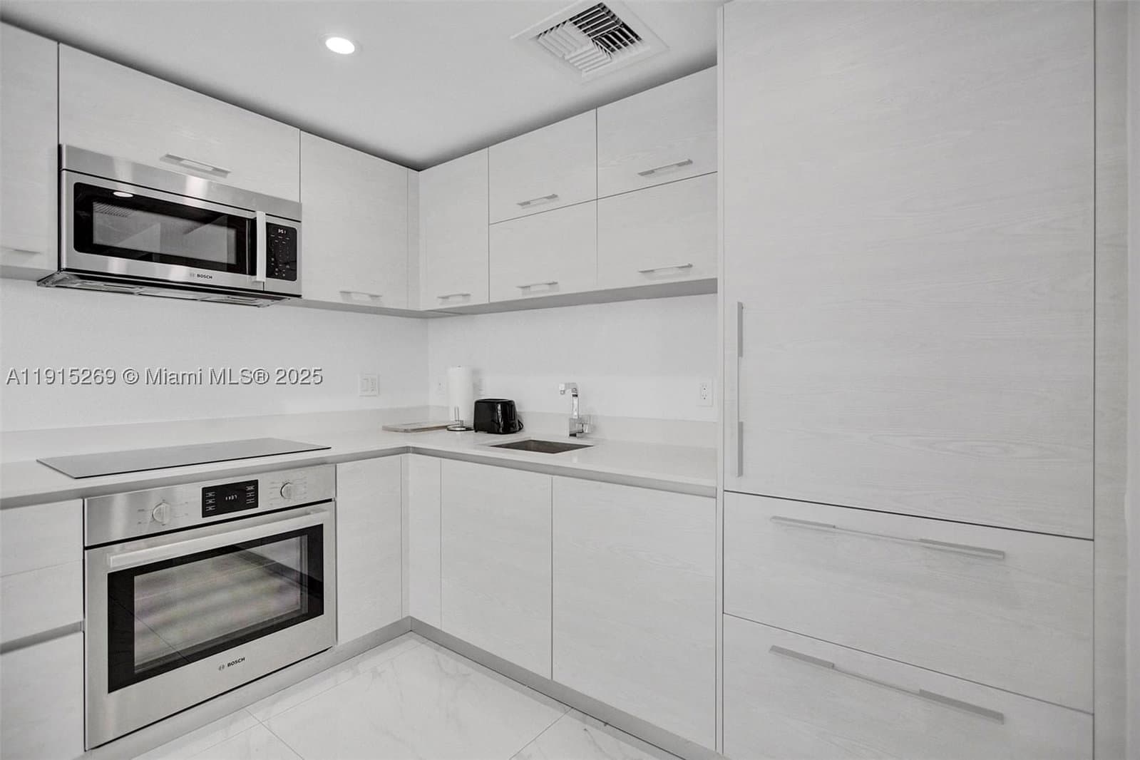 1-bedroom Condo — 1300 Miami Ave #1407, Miami, FL 33130