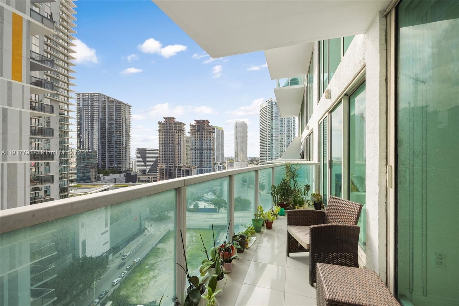 2-bedroom Condo — 41 5th St #1210, Miami, FL 33131