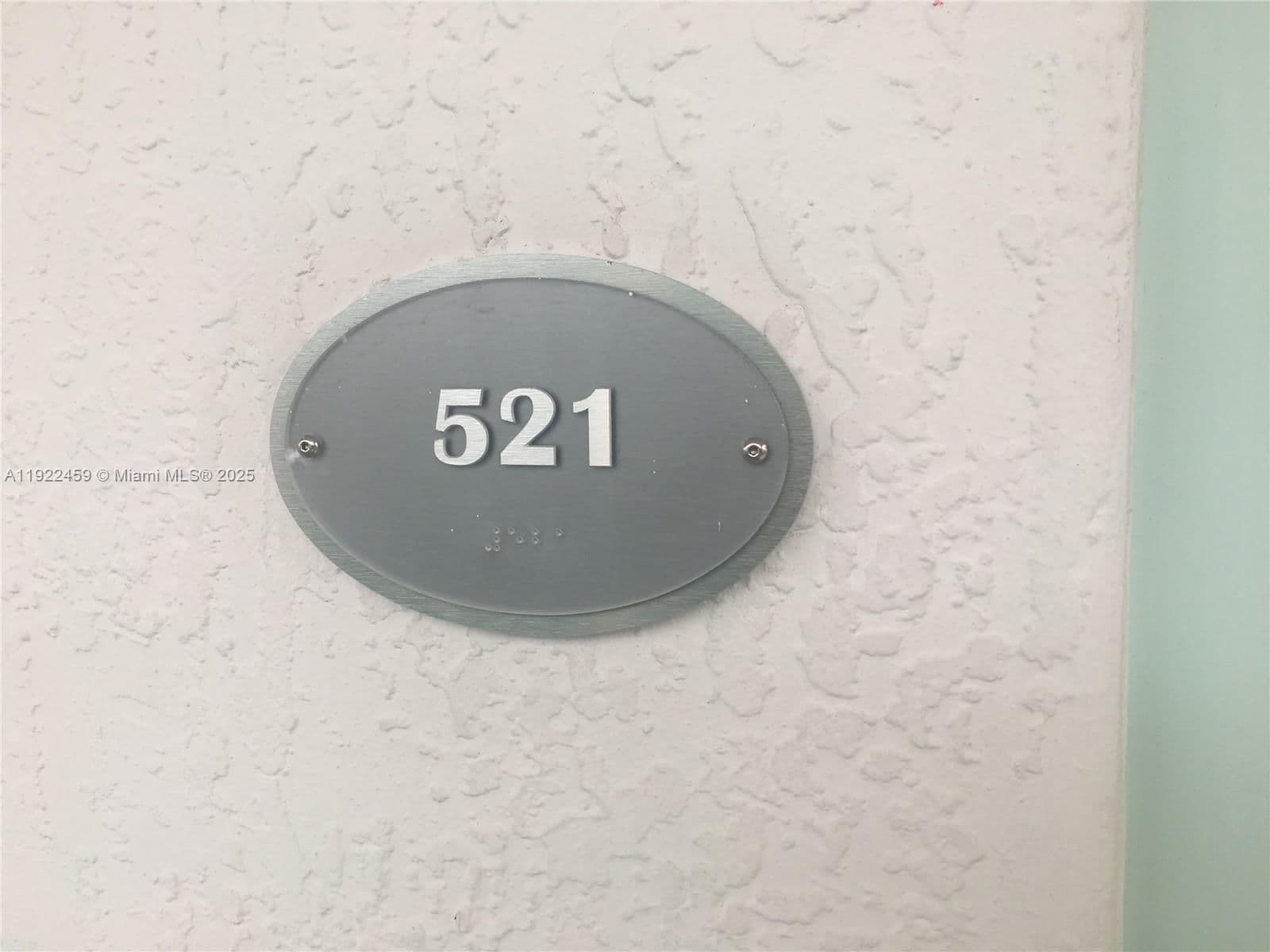 1-bedroom Condo — 6000 Collins Ave #521, Miami Beach, FL 33140