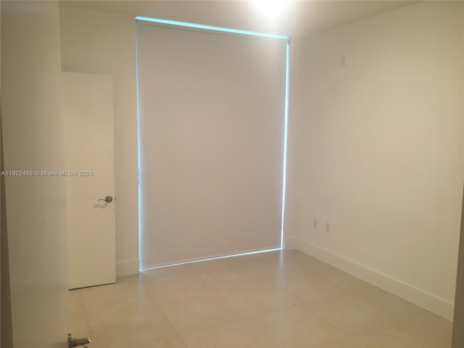 1-bedroom Condo — 6000 Collins Ave #521, Miami Beach, FL 33140