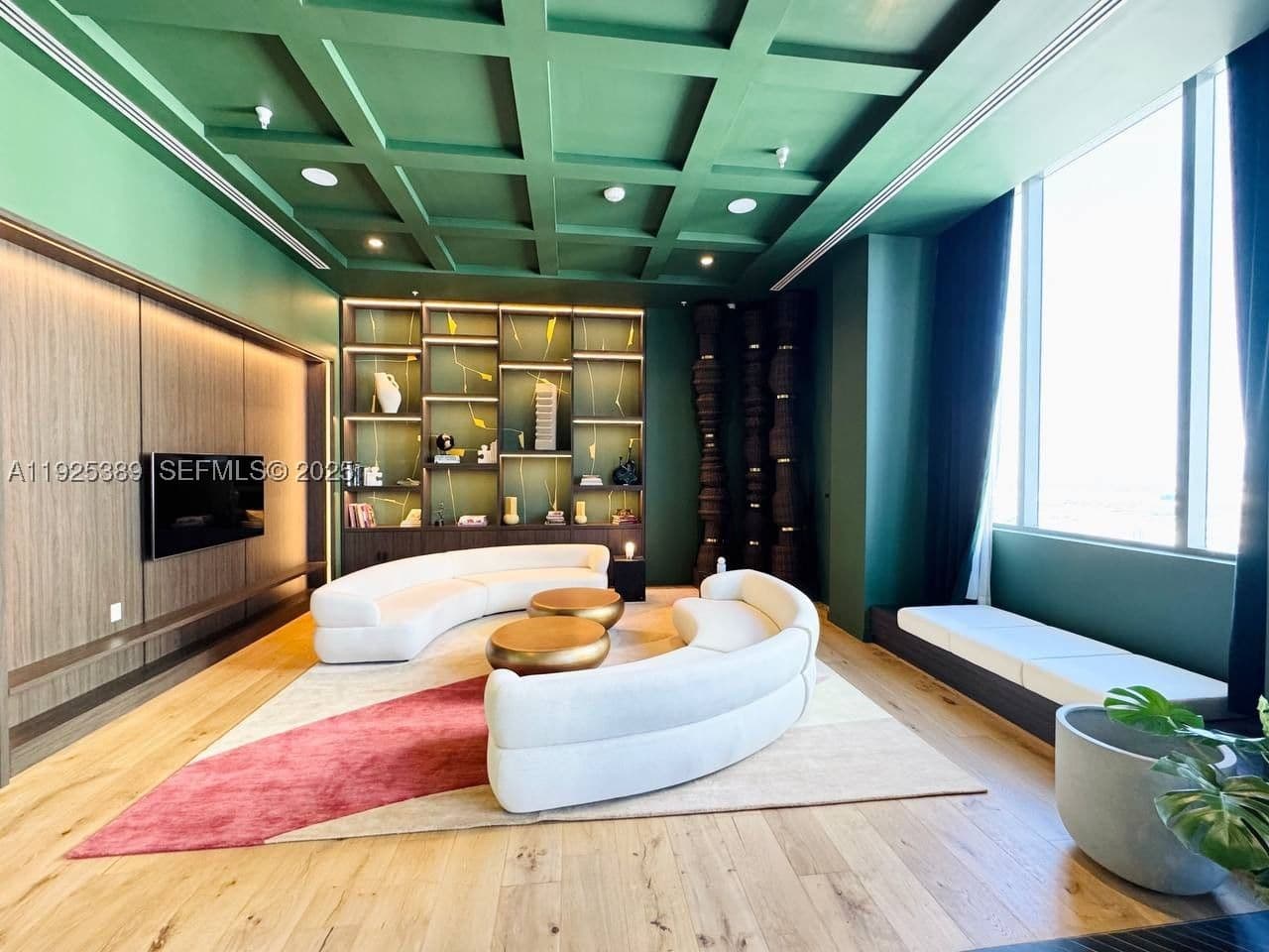 1+1 Condo — 11 6th #2813, Miami, FL 33132