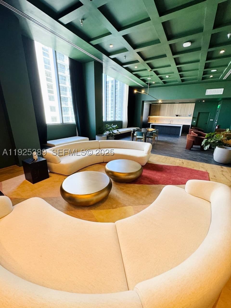1+1 Condo — 11 6th #2813, Miami, FL 33132