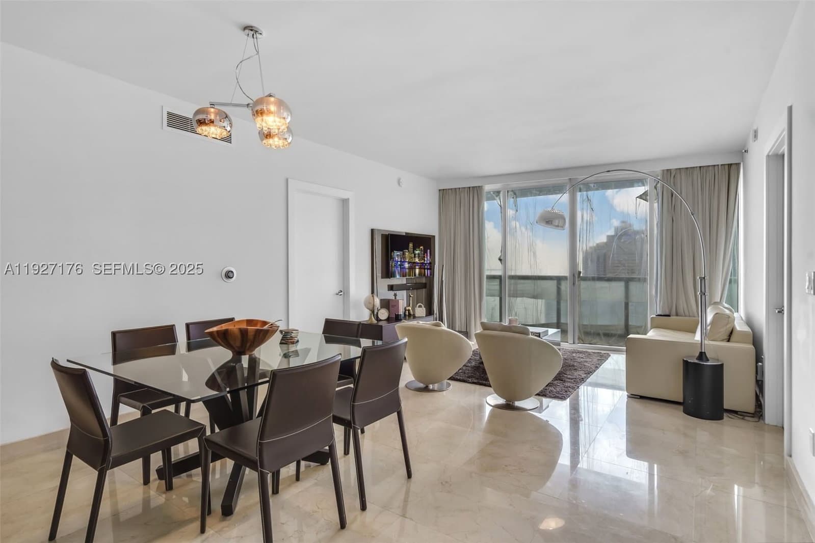 2-bedroom Condo — 495 Brickell Ave #2405, Miami, FL 33131