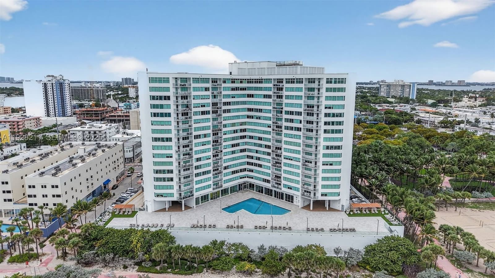 2-bedroom Condo — 7135 Collins Ave #1015, Miami Beach, FL 33141