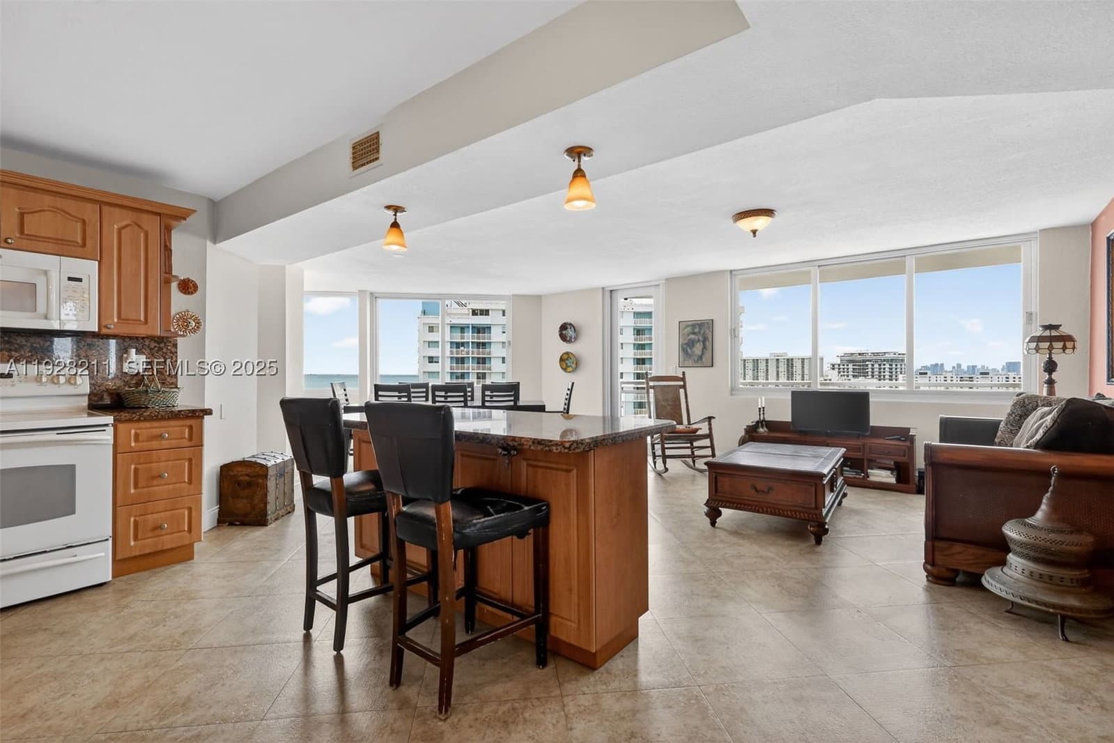 2-bedroom Condo — 7135 Collins Ave #1015, Miami Beach, FL 33141