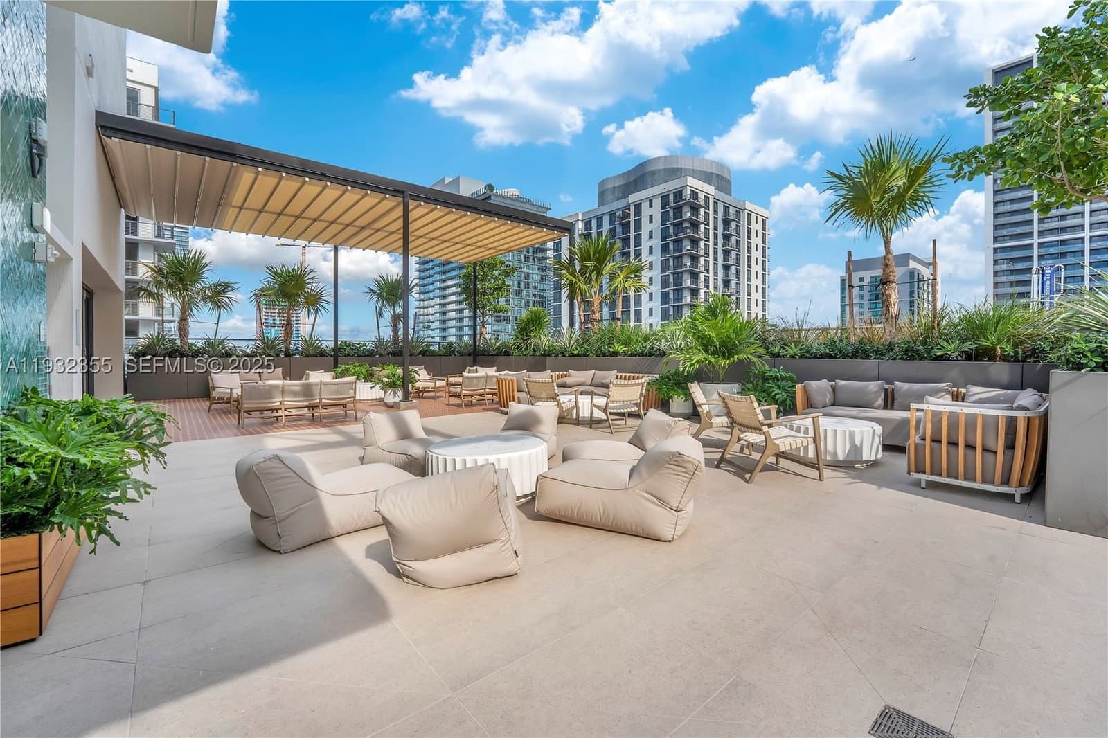 2+1 Condo — 11 6 Street #2201, Miami, FL 33132