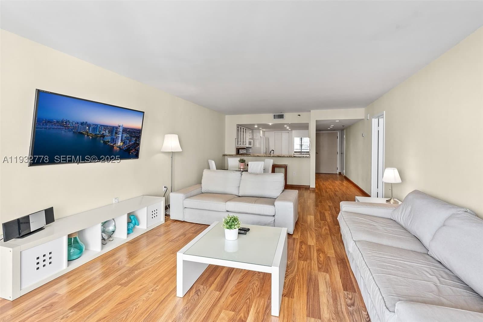 1+1 Condo — 555 15th St #14G, Miami, FL 33132