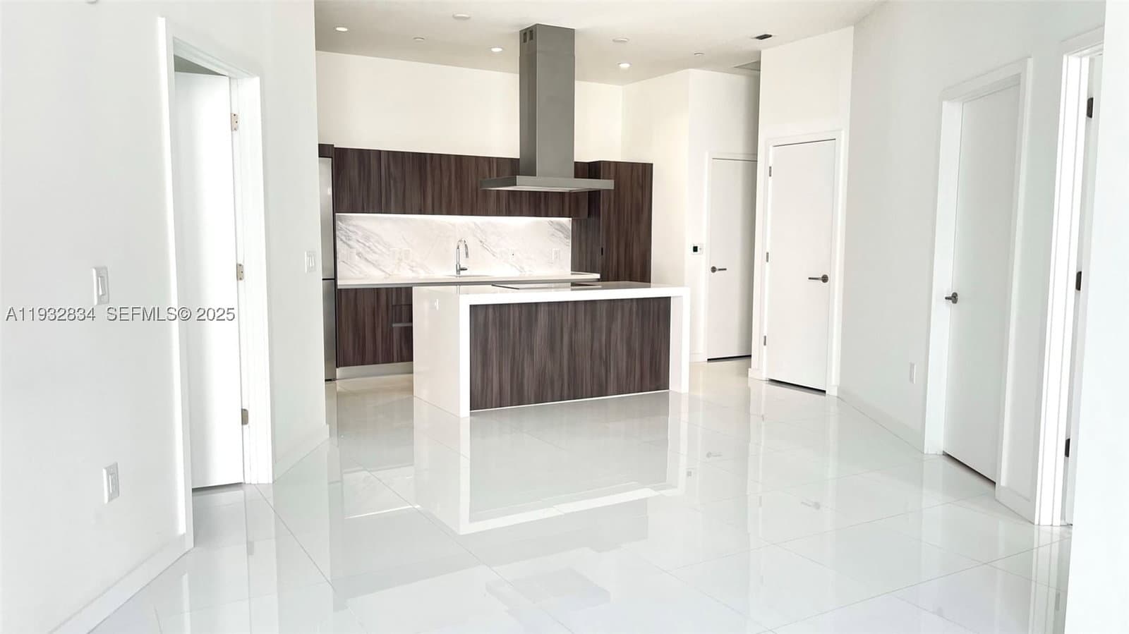 2+1 Condo — 851 1st Ave #412, Miami, FL 33132