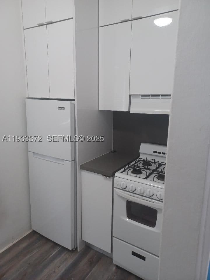 1+1 Condo — 6950 Byron Ave #2, Miami Beach, FL 33141