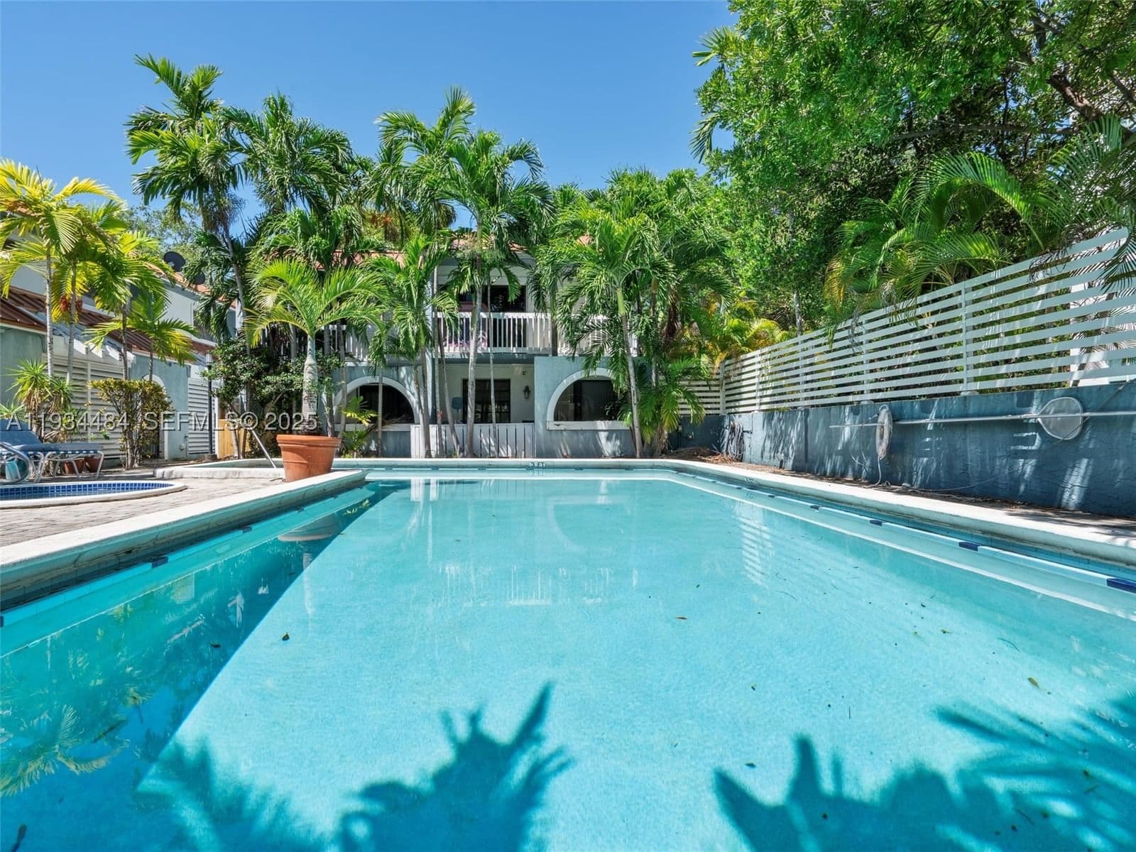 2-bedroom Townhouse — 515 38th St #10, Miami, FL 33137