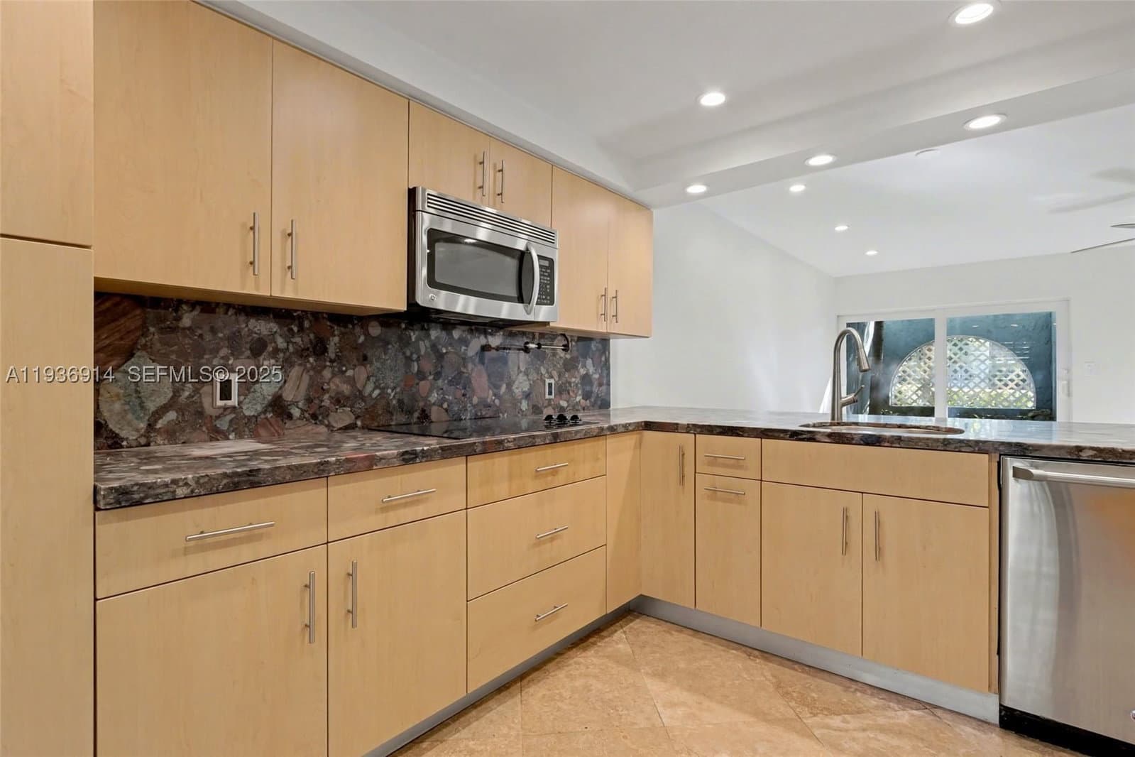 2-bedroom Townhouse — 523 38th St #6, Miami, FL 33137