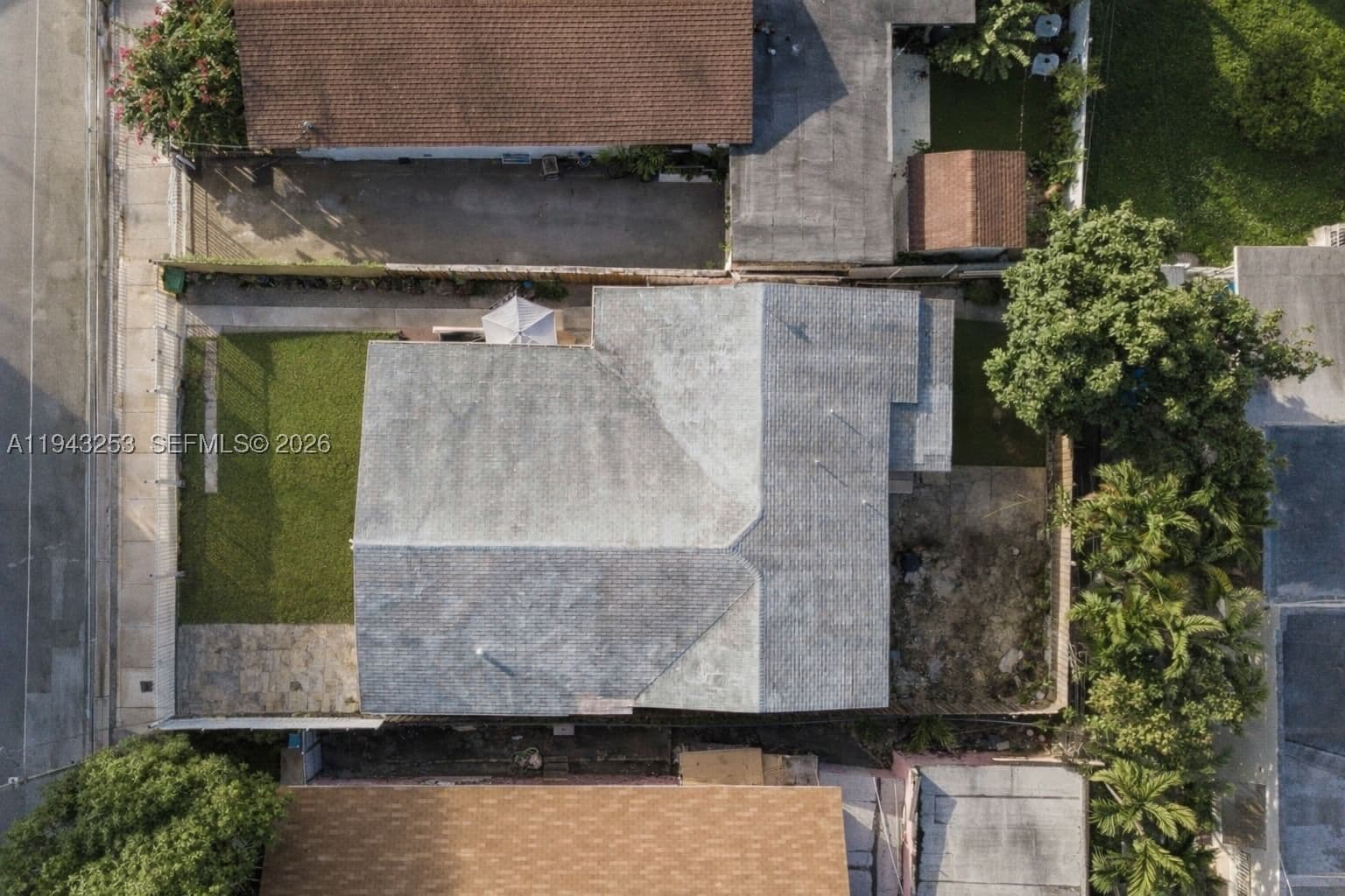 Dubleks — 3240 3rd Ave, Miami, FL 33127