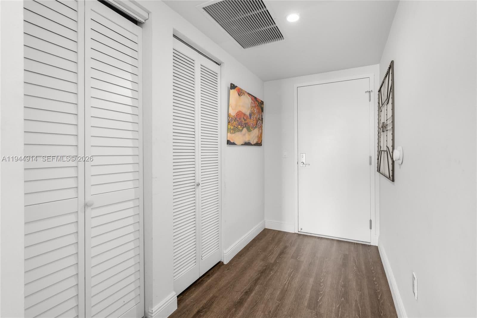 2+1 Condo — 185 7th St #2702, Miami, FL 33130