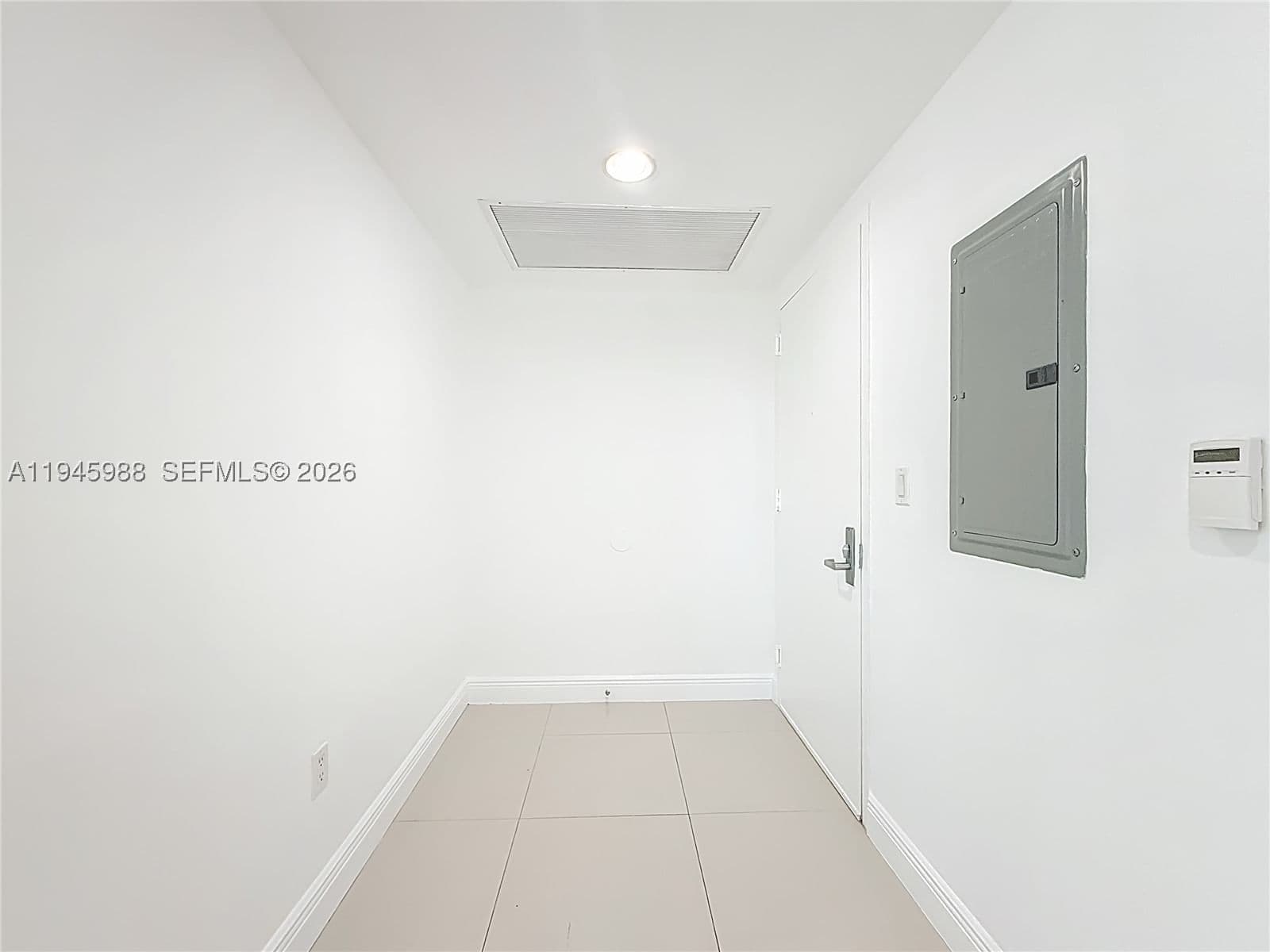2+1 Condo — 475 Brickell Ave #4215, Miami, FL 33131