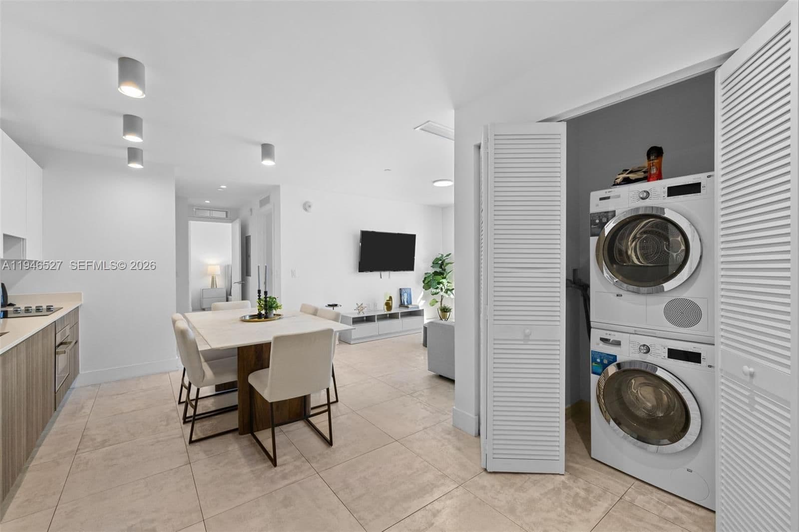 2+1 Condo — 239 9th St #2304, Miami, FL 33130
