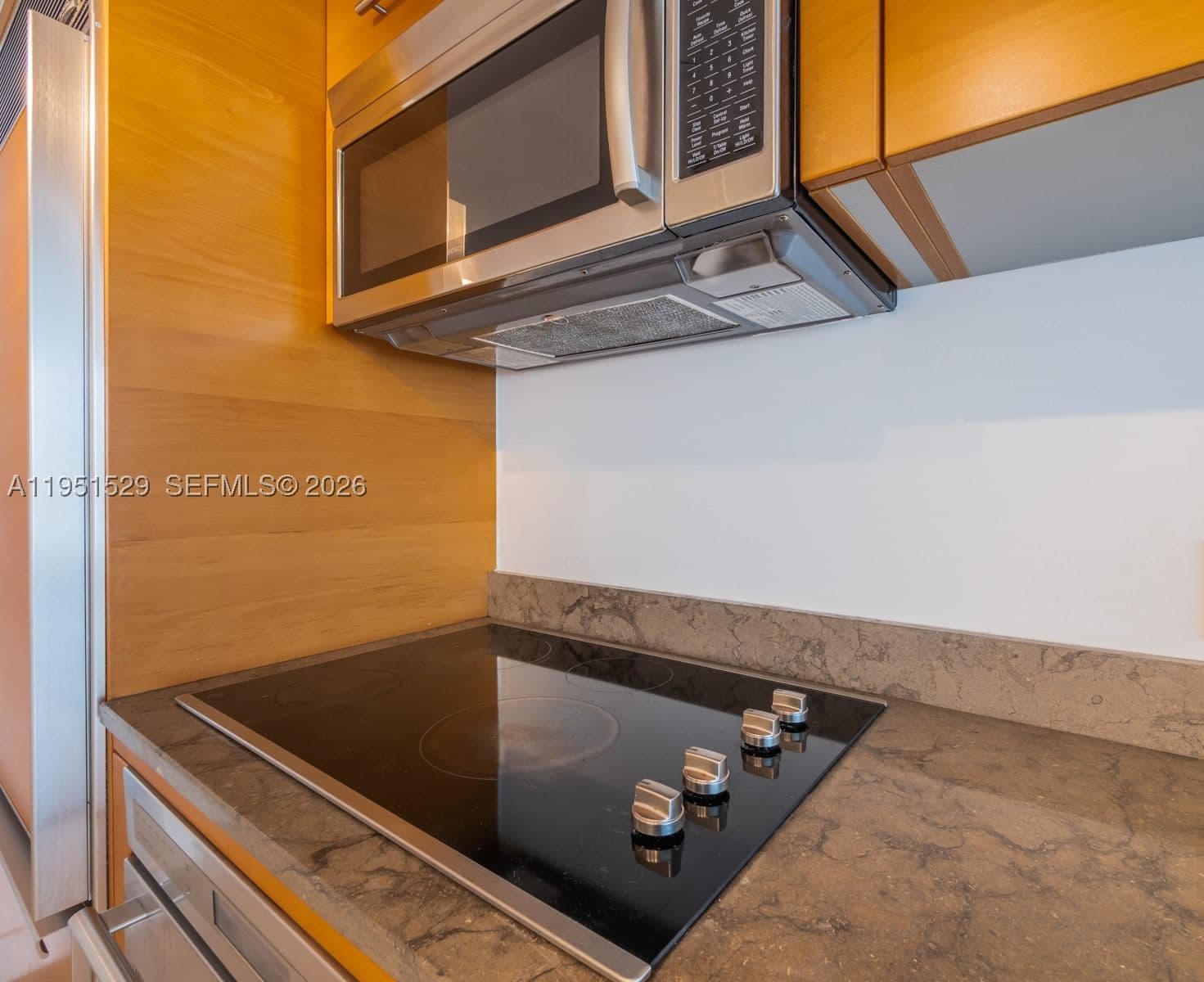 1+1 Condo — 465 Brickell Ave #2304, Miami, FL 33131