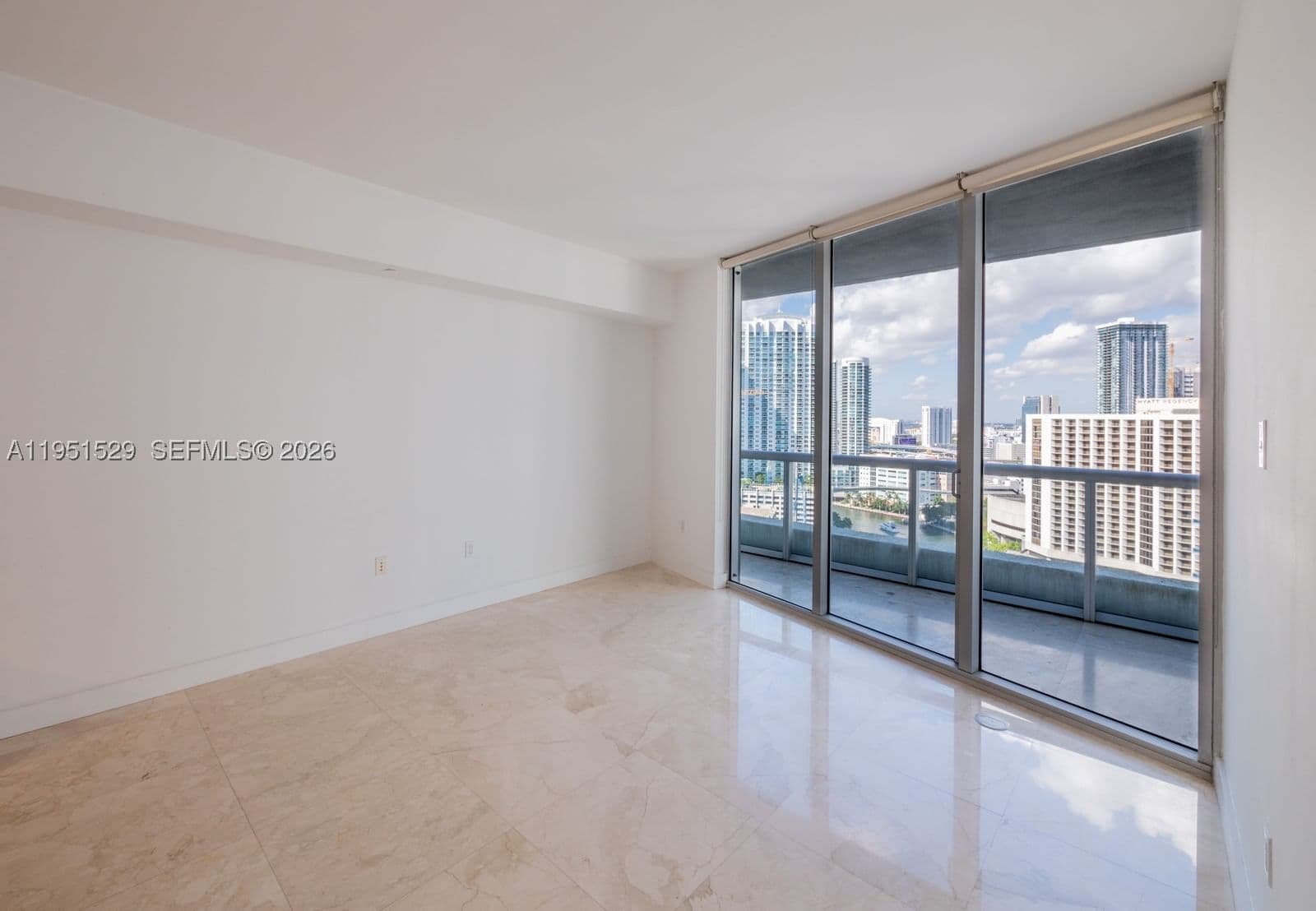 1+1 Condo — 465 Brickell Ave #2304, Miami, FL 33131