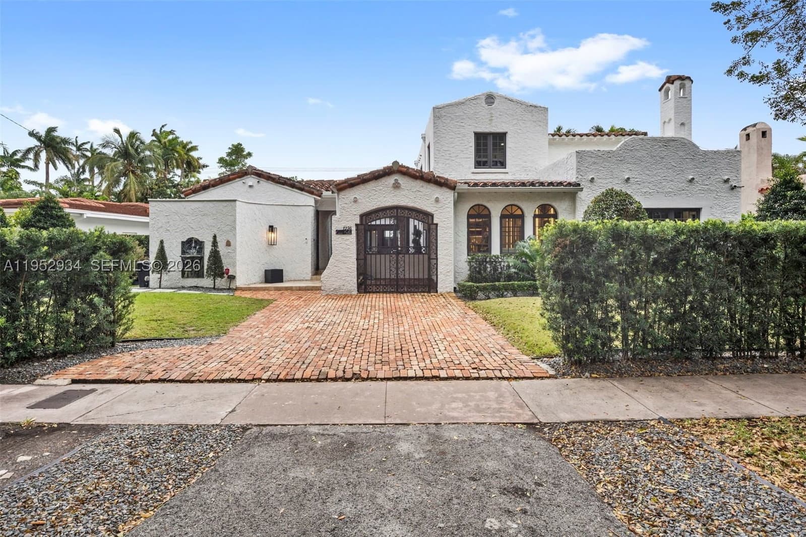 4+1 Müstakil ev — 1236 Obispo Ave, Coral Gables, FL 33134