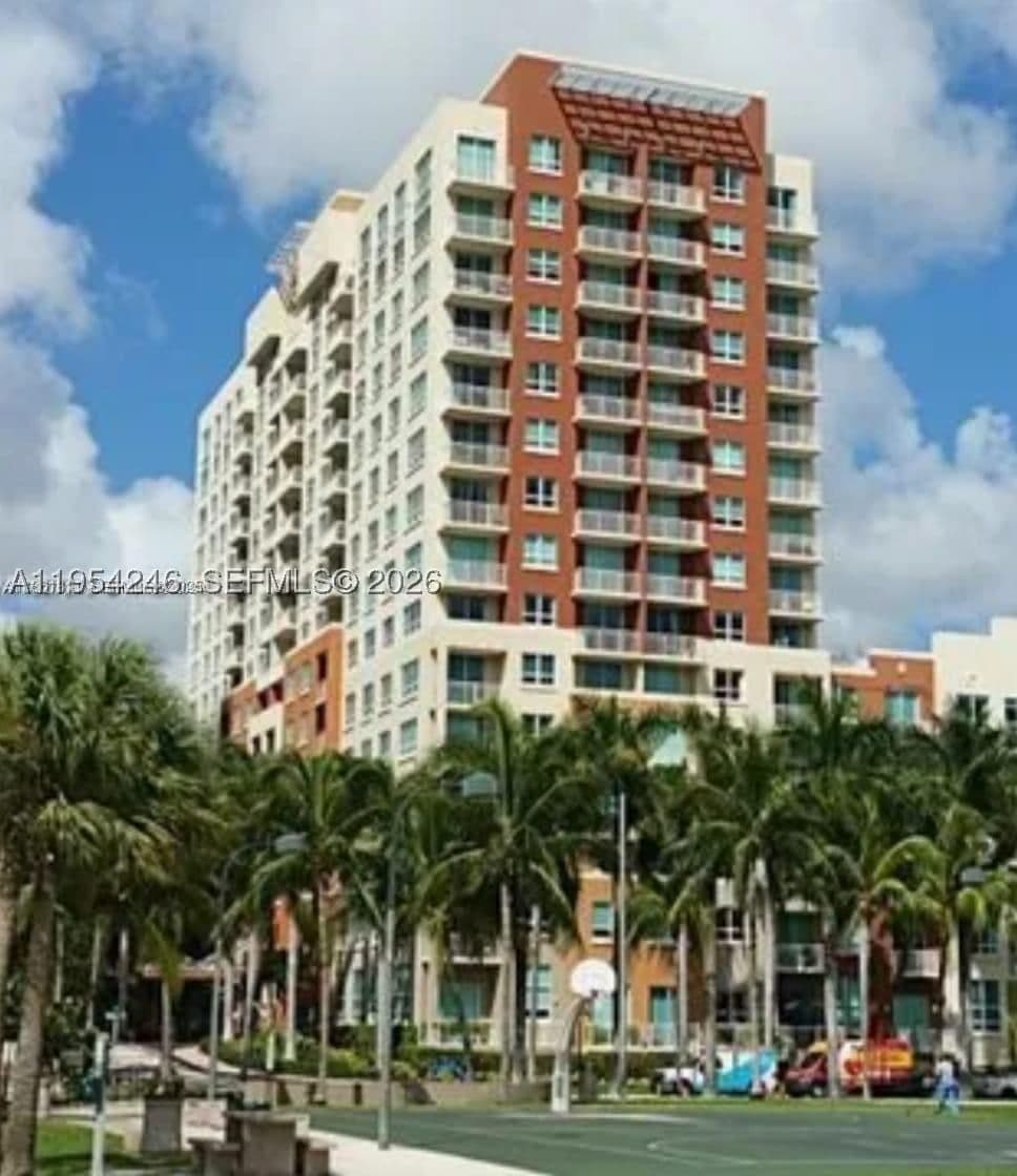 2+1 Condo — 2000 Bayshore Dr #801, Miami, FL 33137