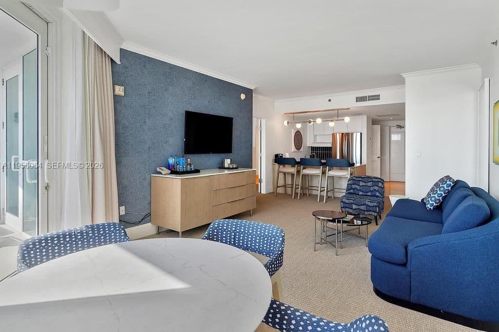 1+1 Condo — 4401 Collins Ave #1712, Miami Beach, FL 33140