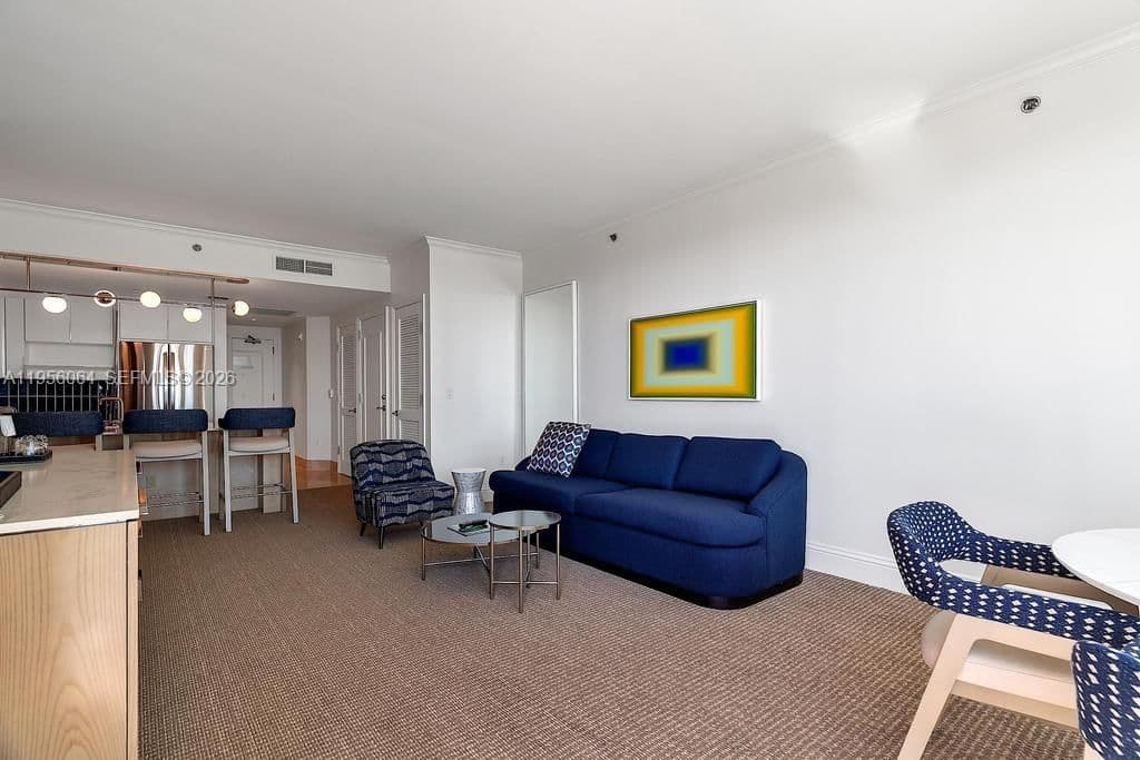 1+1 Condo — 4401 Collins Ave #1712, Miami Beach, FL 33140