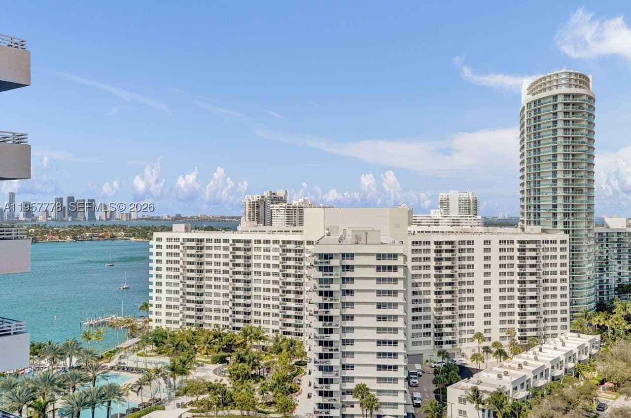 2-bedroom Condo — 1330 West Ave #1811, Miami Beach, FL 33139