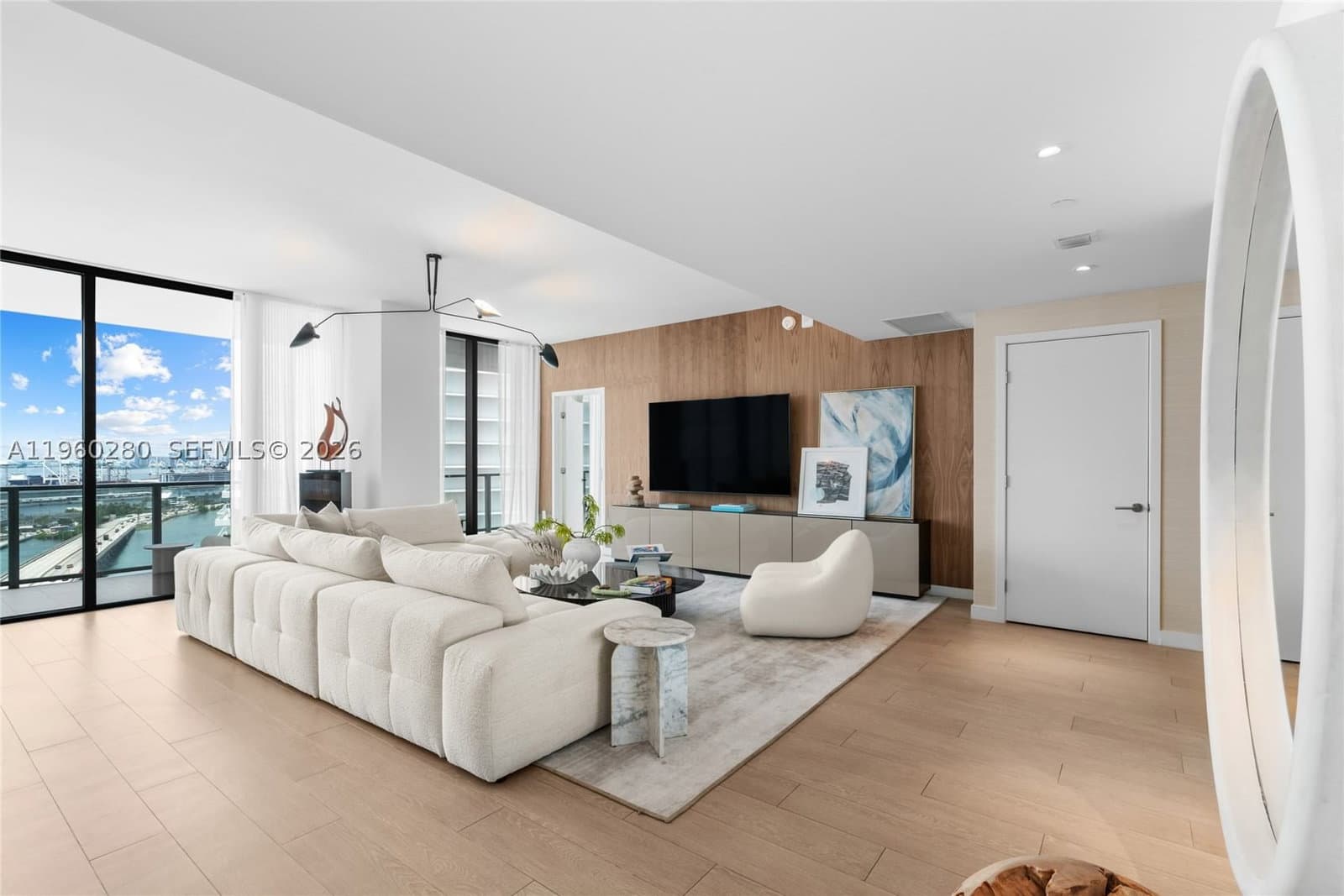 3-bedroom Condo — 500 Alton #2203, Miami Beach, FL 33139