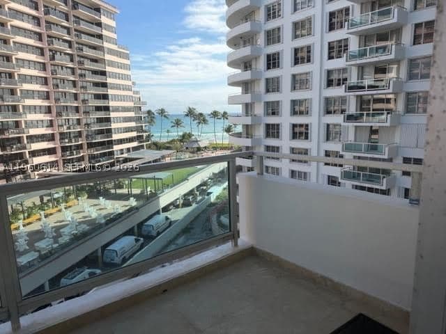 2-bedroom Condo — 5161 Collins Ave #703, Miami Beach, FL 33140