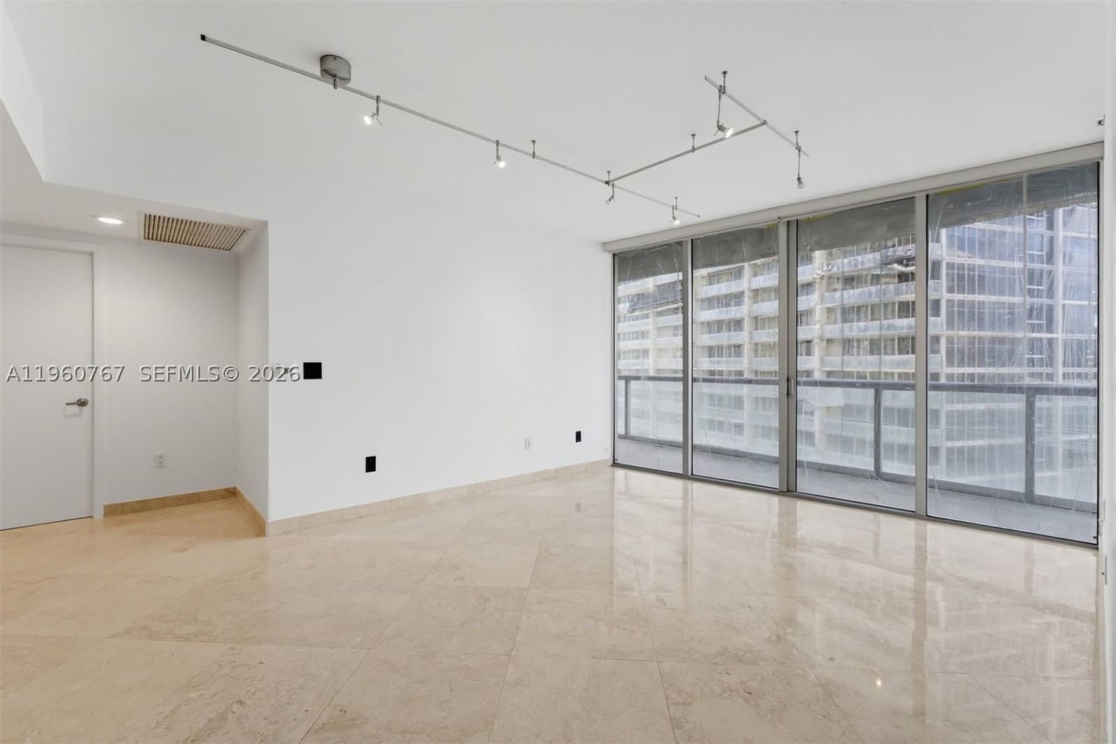 2+1 Condo — 475 Brickell Ave #3513, Miami, FL 33131