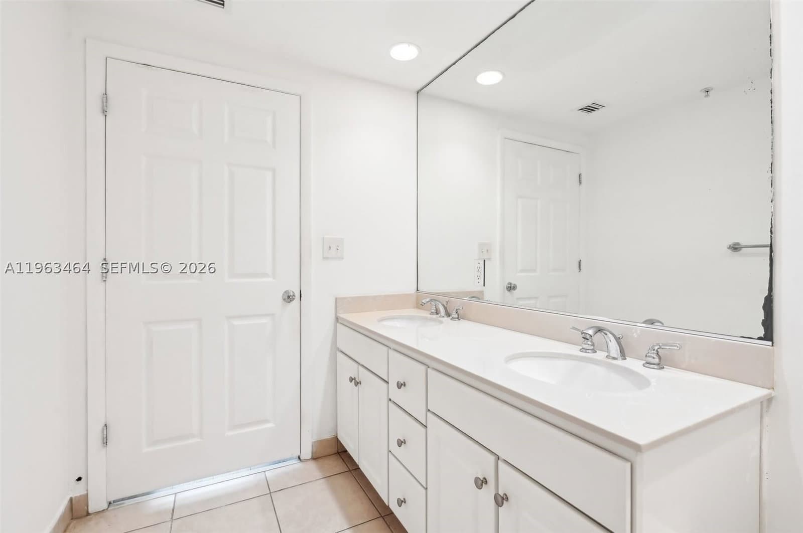 2+1 Condo — 2000 Bayshore Dr #304, Miami, FL 33137