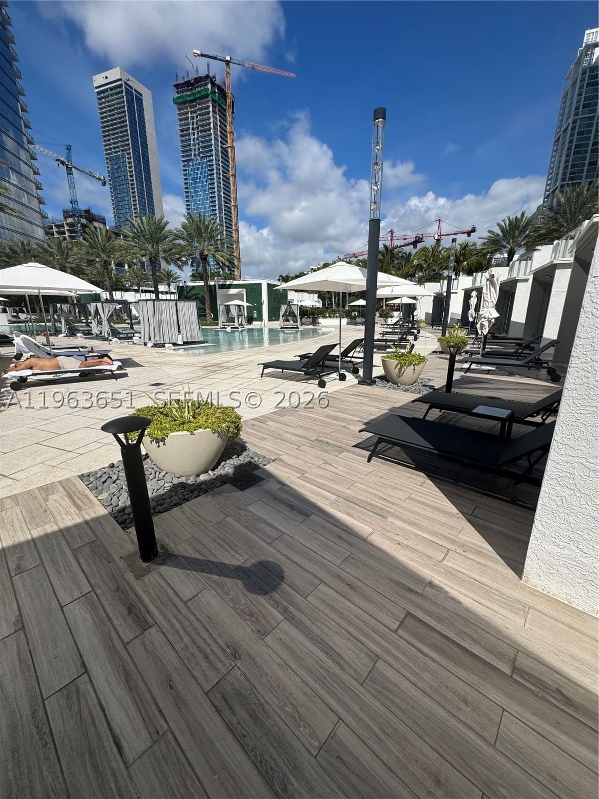 1-bedroom Condo — 851 1st ave #1, Miami, FL 33132